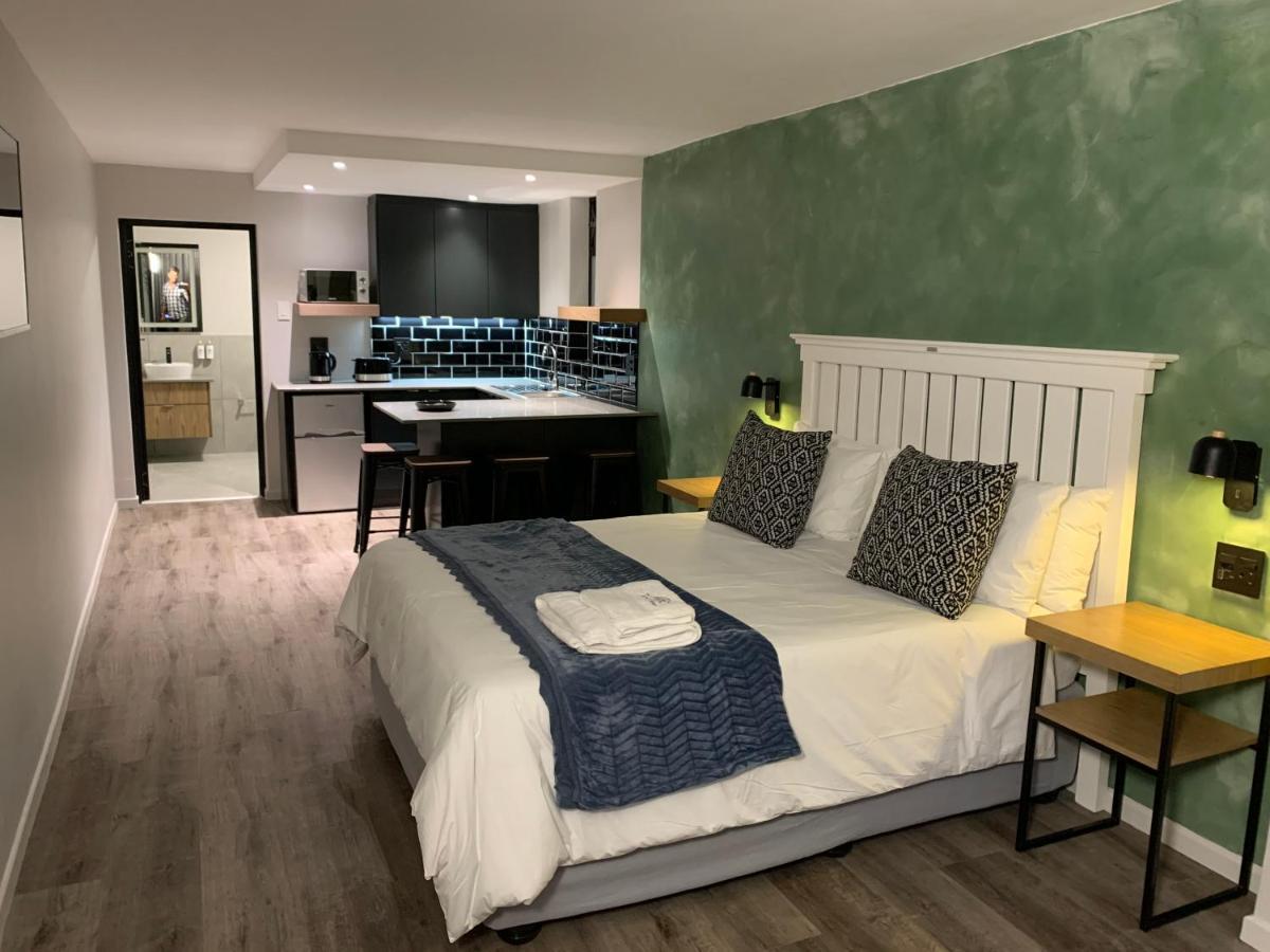Coral Wood Self Catering Suites And B&B East London Luaran gambar